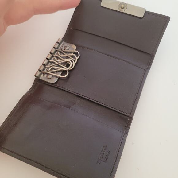 Authentic Prada Multicles 5 Key Holder Hooks Case Brown Small Wallet Leather - Picture 3 of 13